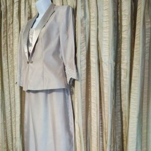 Size 8 Cachet Champagne 2-Piece Dress